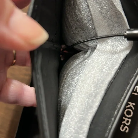 Michael Kors Men’s Slim Wallet - Picture 6 of 8